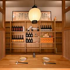 ほど良い視覚の演出と心地良い距離感でゆったりできる半個室