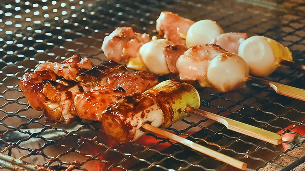 焼き上がる音に心が躍り、香ばしい香りに食欲をそそる『焼鳥』