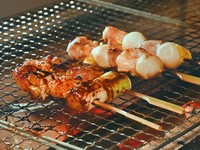 焼き上がる音に心が躍り、香ばしい香りに食欲をそそる『焼鳥』