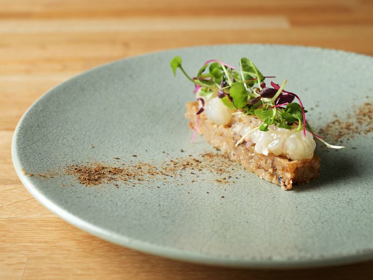 地元食材とヨーロッパ食材で彩る本格&独創的な料理が評判