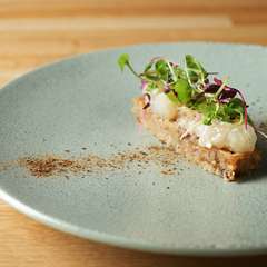 地元食材とヨーロッパ食材で彩る本格＆独創的な料理が評判