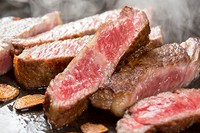 ジューシーな肉の旨みを存分に。『黒毛和牛のステーキ』