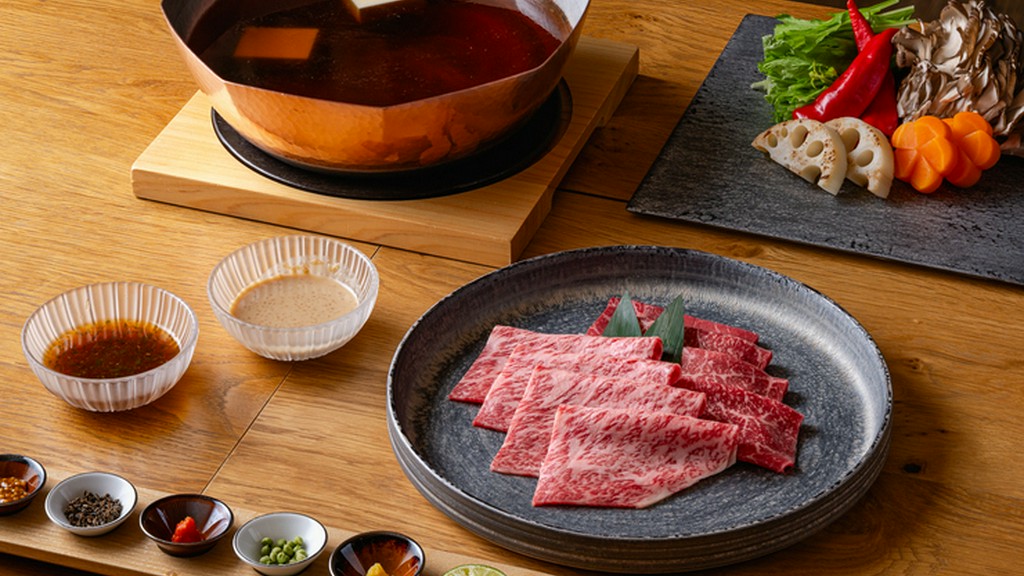 上質な黒毛和牛を特製スープで軽やかに『黒毛和牛低温しゃぶしゃぶ（100g）』