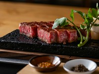 季節ならではの食材を味わえる会席コースです。