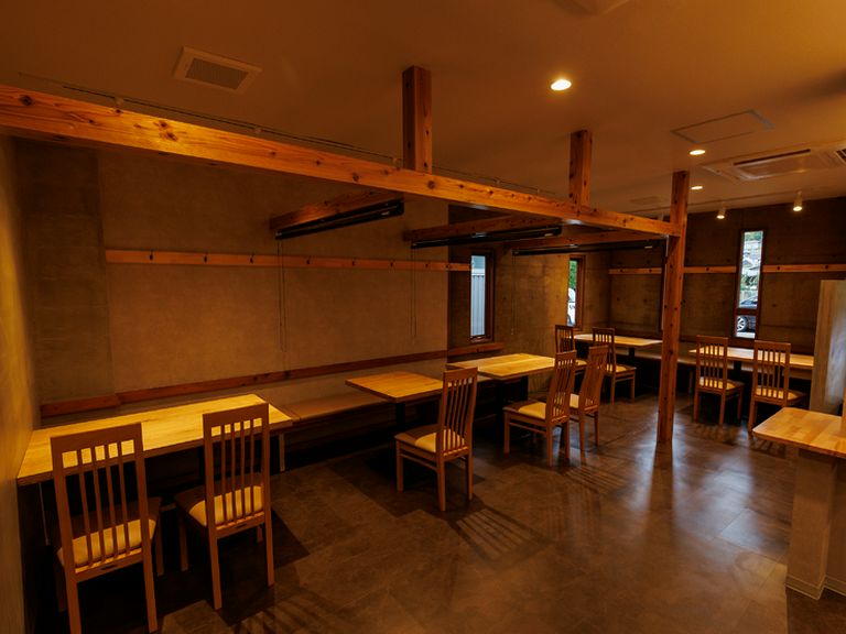 和モダンの中に漂う静けさ。大人のための隠れ家空間