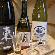新鮮な鮮魚を使い、素材の味を引き出して作られる日本料理は、日本酒とぴったり。季節の日本酒など、訪れる度あたらしい日本酒に出会う楽しさも味わって。