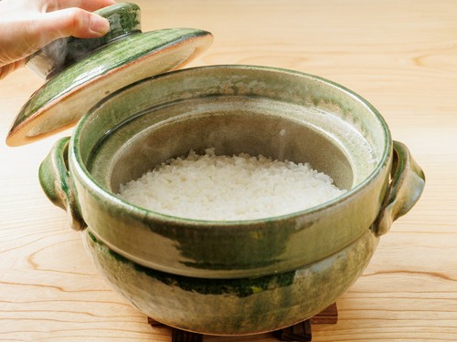 土鍋ご飯（「福、笑い」白ご飯）