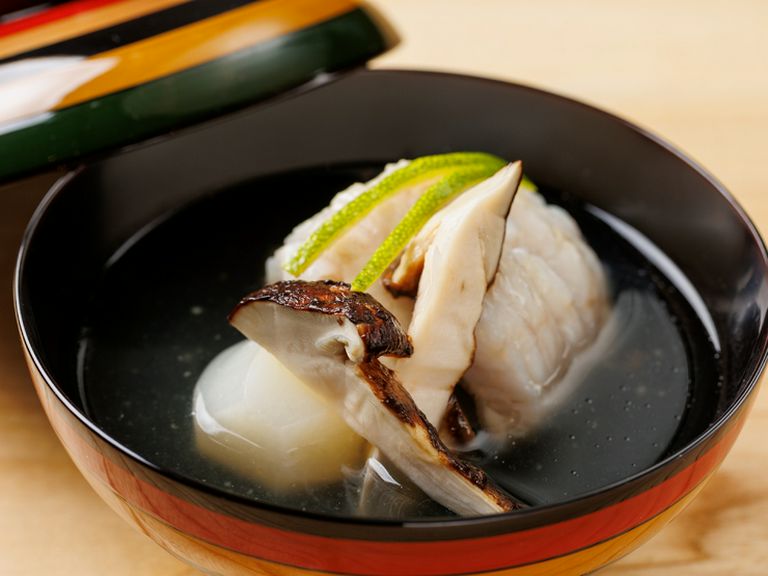 椀もの（アカハタ・小かぶら・松茸）