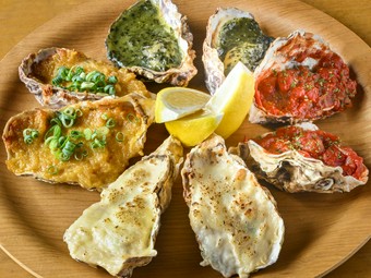 香りと彩りが重なり合う、贅沢な『焼き牡蠣4種盛り』