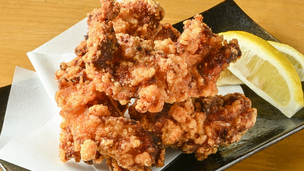 芳醇な香りが食欲をそそる、白醤油仕立ての『唐揚げ（プレーン）』