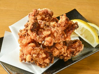 芳醇な香りが食欲をそそる、白醤油仕立ての『唐揚げ（プレーン）』