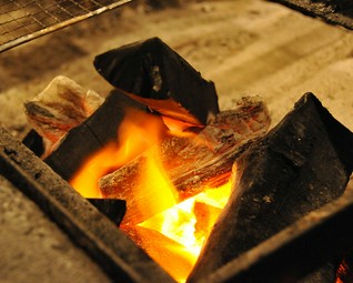 【伝統技法】炭火焼きへのこだわり