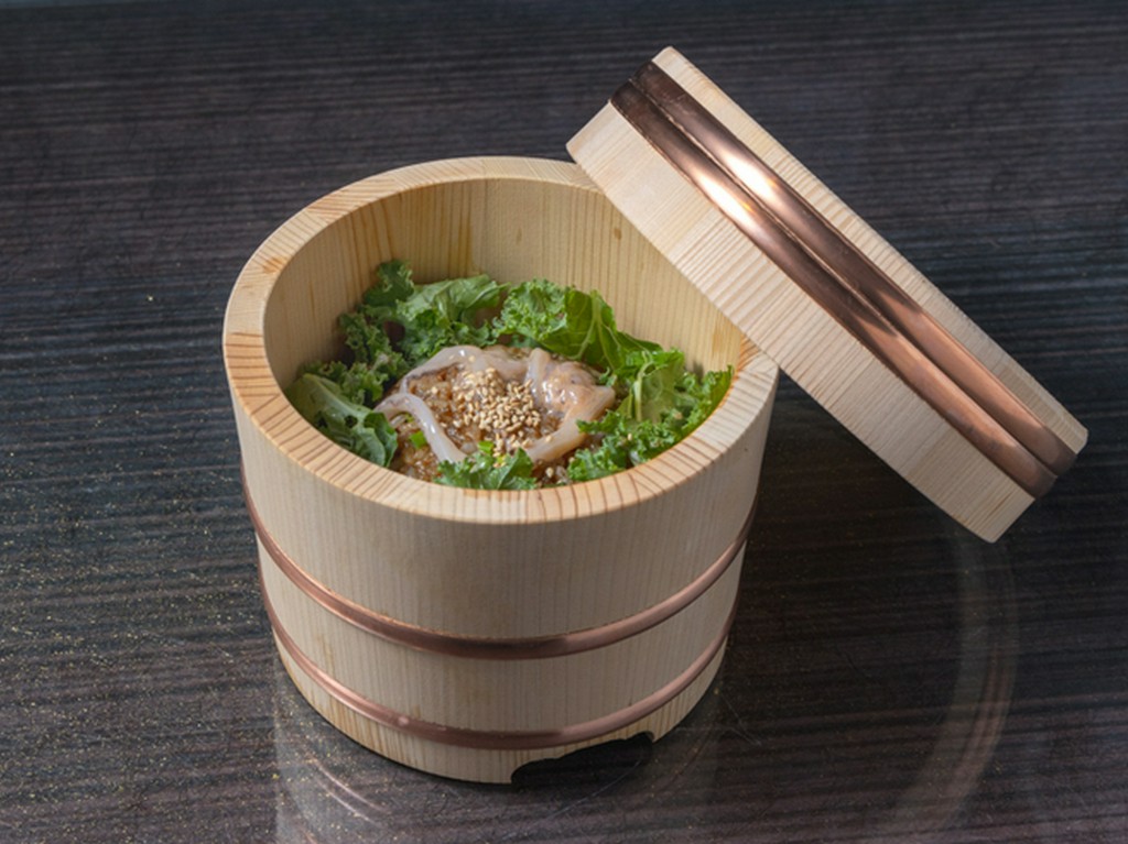 人との繋がりを大切に仕入れる、米や卵、季節の野菜