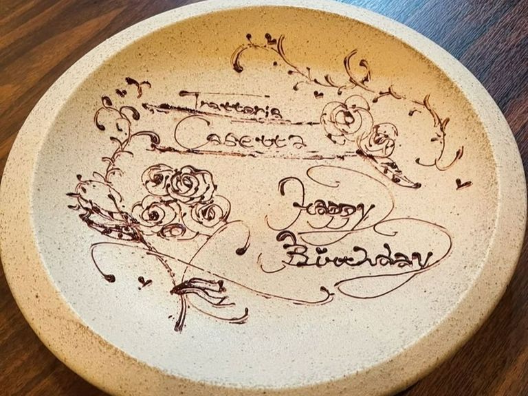 記念日を心に残る形で飾るサプライズプレート