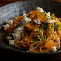 旬の香りを柔らかくまとめ、食材を活かした『季節のオススメパスタ』