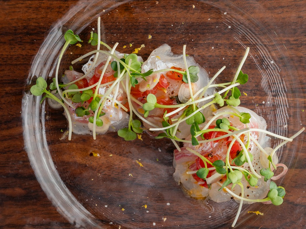 旬の野菜や魚介を中心に、四季の恵みを活かす