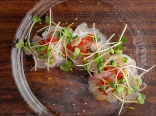 旬の野菜や魚介を中心に、四季の恵みを活かす