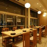 1区画貸切のテーブル席は最大16名様ご利用可能