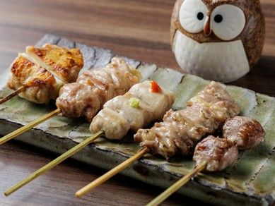 厳選された鶏の旨みを存分に引き出す炭火焼