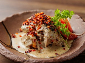 ピリ辛テイストでお酒も進む『炭火焼きバンバンジー』