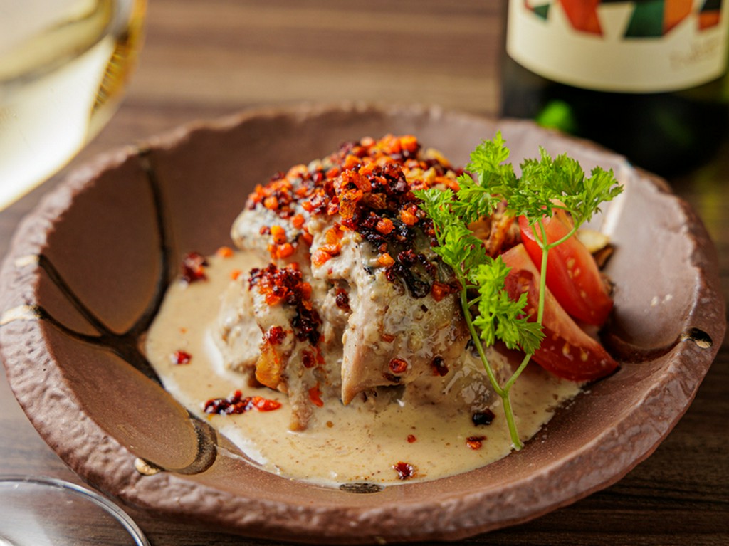 厳選鶏を活かした一品料理もバラエティ豊か