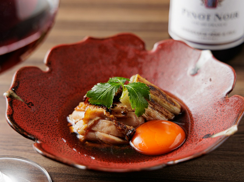 鶏すき鍋の旨みを一皿で『もも肉タタキすき焼き風』