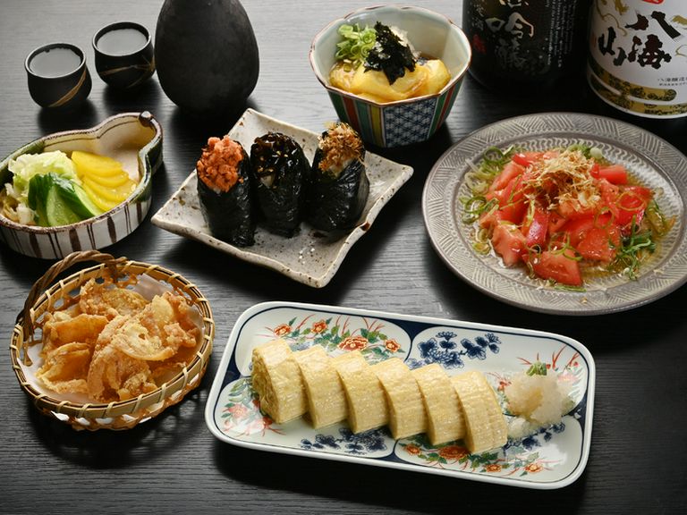 厳選された地鶏の持ち味を最大限に活かした一品料理も