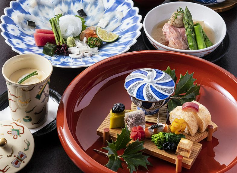 海の幸、山の幸を使った会席料理