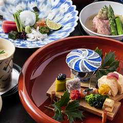海の幸、山の幸を使った会席料理