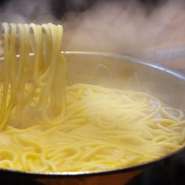 しょうゆ味の〆にオススメ！ 前田屋のちゃんぽん麺は一味違います。ふっくら甘みのある自慢のちゃんぽん麺です。