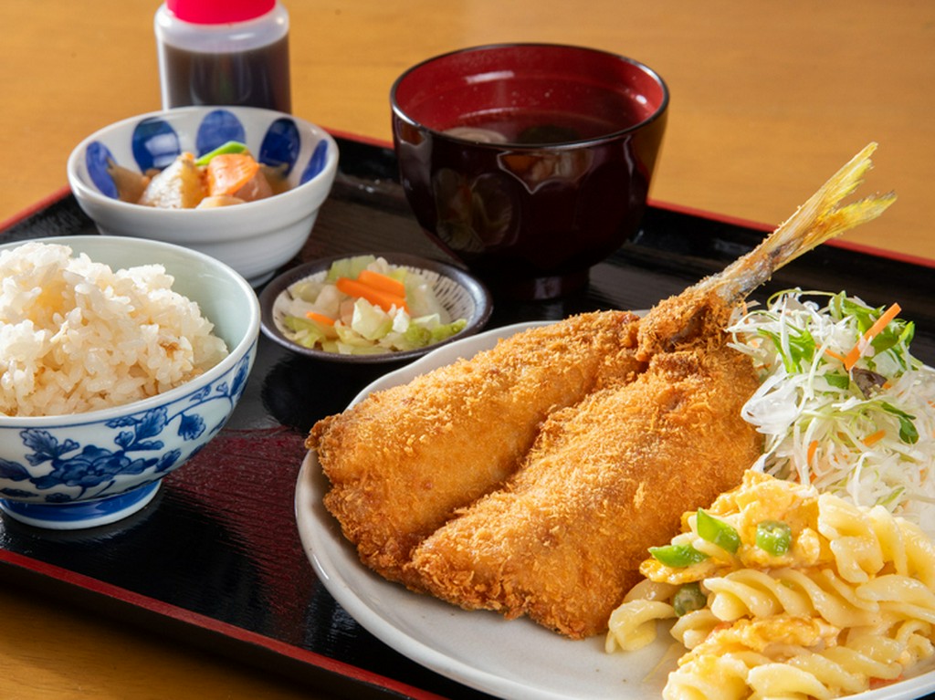 熟練のオーナーが各地を巡り仕入れた食材はいずれも絶品