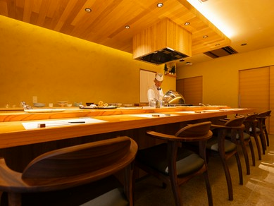 二人の時間を演出。スタイリッシュ＆落ち着いた空間