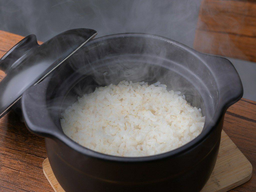 楽しい食事の一時に『土鍋ご飯』