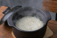 楽しい食事の一時に『土鍋ご飯』