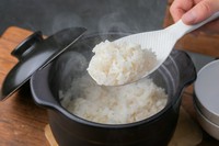 ＜土鍋ご飯　オプション＞
追加（2合目）＋400円

トッピング
・贅沢海鮮　+600円
・有田鶏炭焼き　+300円
・和牛焼き +800円