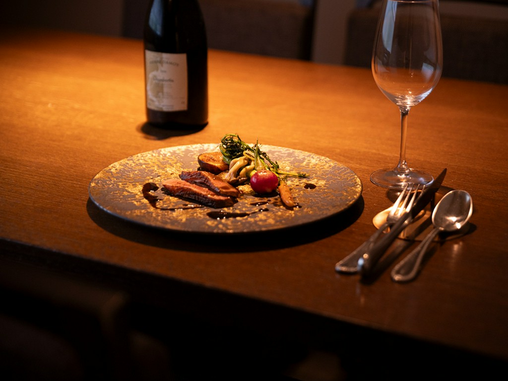 自然と笑顔になれる時間。季節を感じるコース料理を二人で