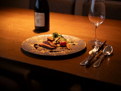 自然と笑顔になれる時間。季節を感じるコース料理を二人で