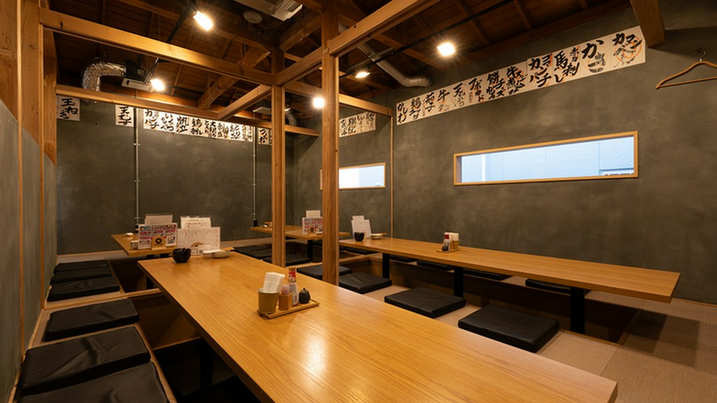 プライベートな食事会に。30名利用可能な個室も用意