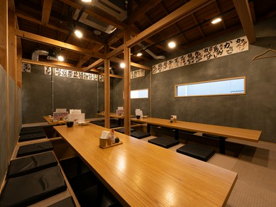 プライベートな食事会に。30名利用可能な個室も用意