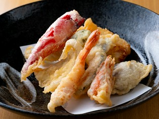 季節の野菜を中心とした“旬を揚げる”天ぷら