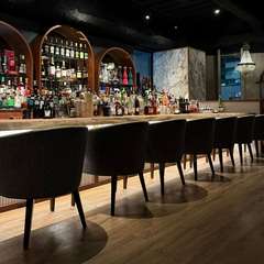 抜群のアクセス。ヨーロッパ系のリッチな印象漂う空間