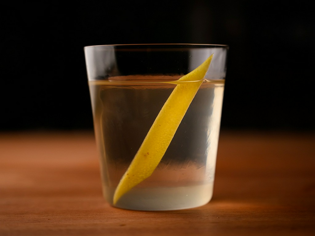 ドイツ産プレミアムクラフトジン「モンキー 47」マスコットの名を冠した『マックスネグローニ』