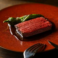 薪の魅力が幾重にも重なったメインディッシュの『蝦夷鹿』