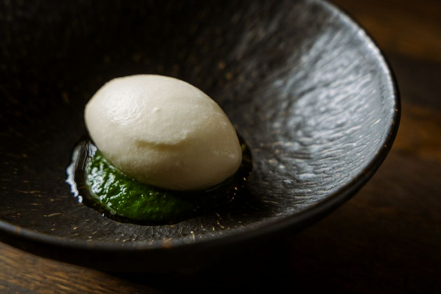 蕪の風味を最大限に引き出したシグネチャーの『千葉県柏市の蕪のアイス』