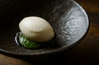 蕪の風味を最大限に引き出したシグネチャーの『千葉県柏市の蕪のアイス』