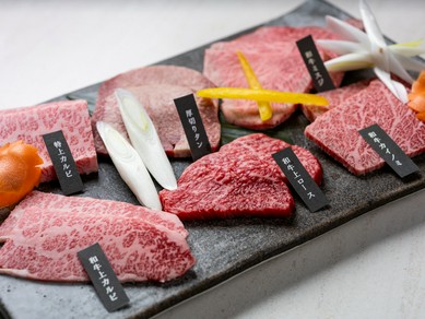 今日味わいたい絶品部位をセレクト『特選6種盛合せ』