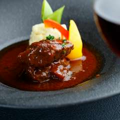 上州牛の牛頬肉を赤ワインでじっくり煮込んだ逸品『上州牛　牛頬肉の赤ワインじっくり煮込み』