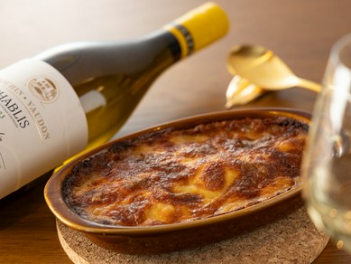 多彩な料理を楽しむ、大人の粋ないつものデートに