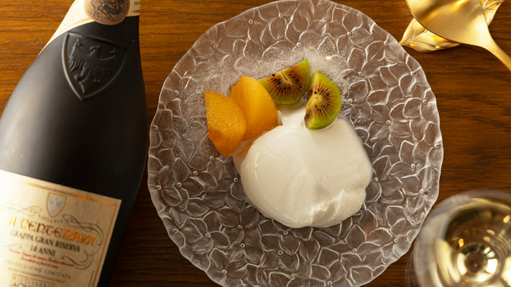 女子会利用も歓迎。色とりどりの料理を囲み乾杯