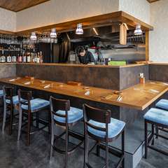 仕事終わりのささやかな贅沢に。一人でも気兼ねなく過ごせる一軒